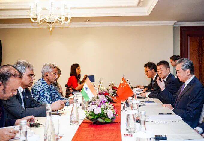 India, China Agree to Stabilise Border Tensions After Jaishankar, Wang Yi Meet on ASEAN Sidelines