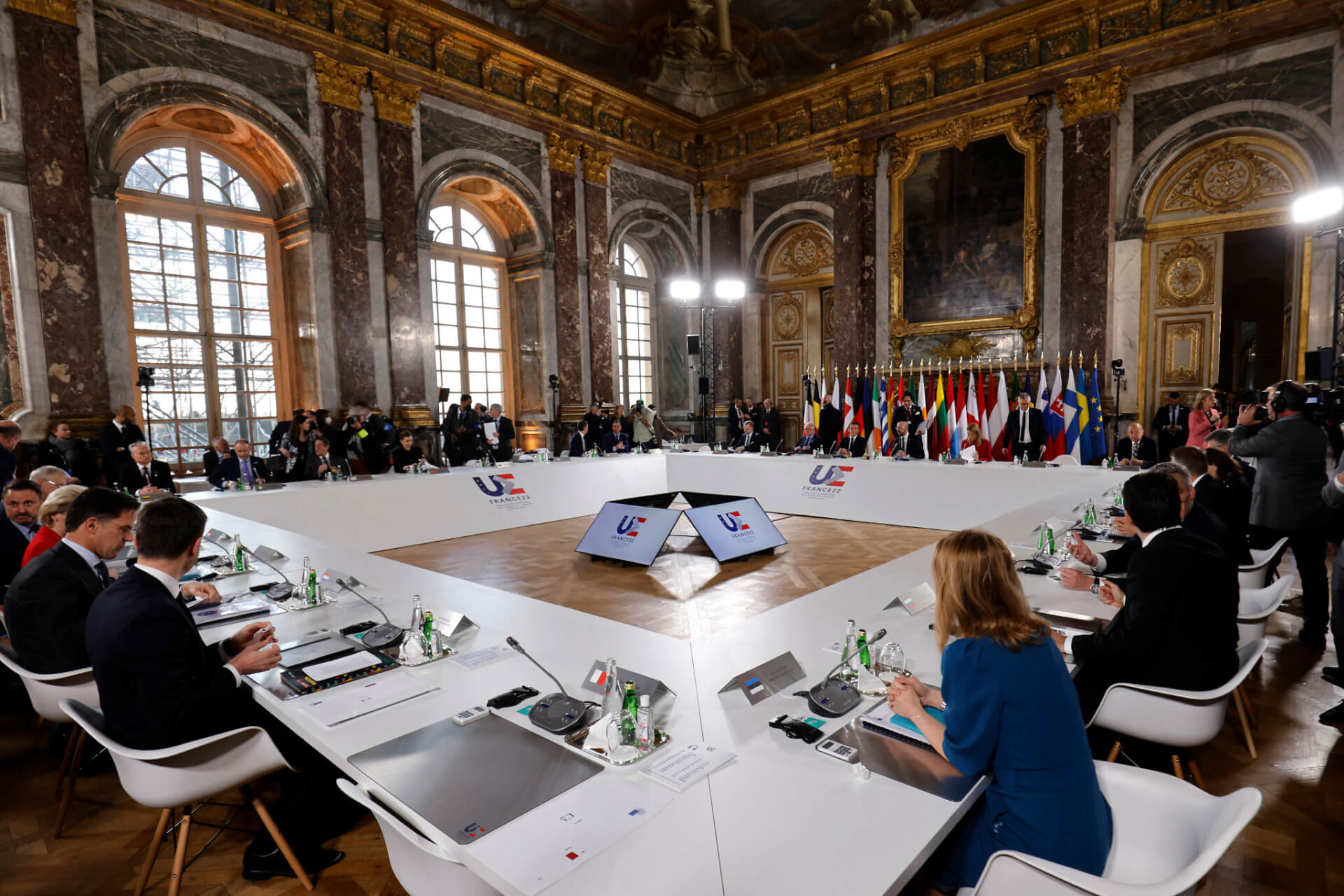 EU Leaders Reiterate Support For Ukraine But Refuse to Fast-Track Membership Application
