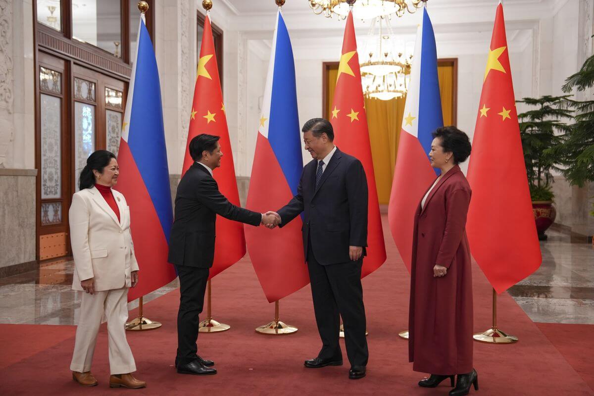 China, Philippines Agree to Settle South China Sea Dispute Via Diplomatic Channel