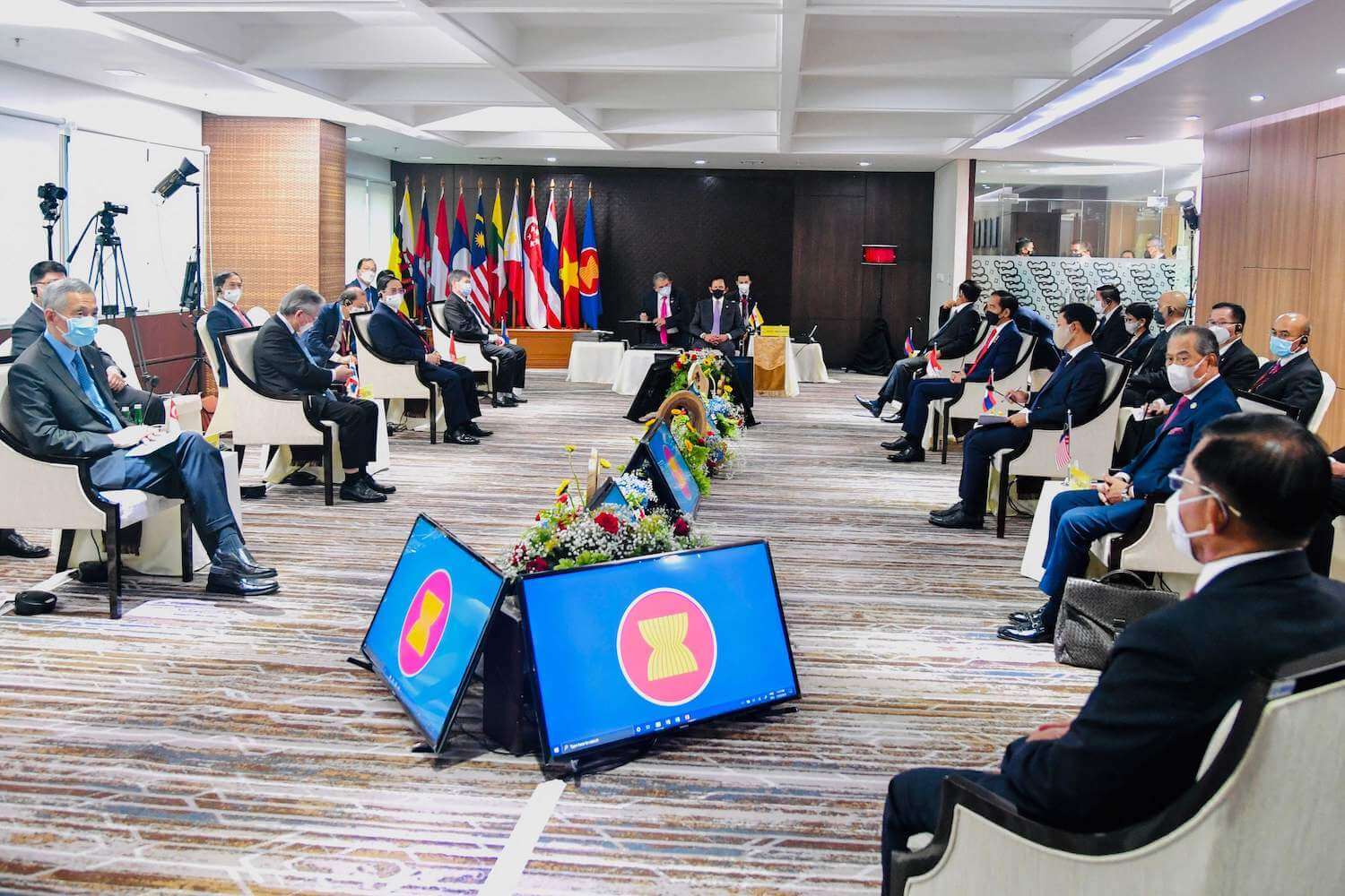 ASEAN Summit Calls for “Constructive Dialogue” to Resolve Myanmar Crisis