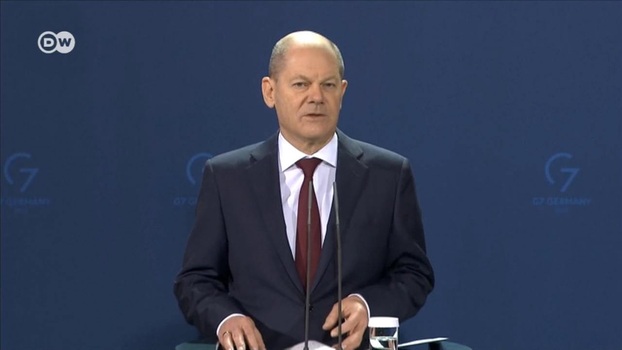 German Chancellor Scholz Reaffirms Support For Ukraine But Refuses to Send Lethal Weapons