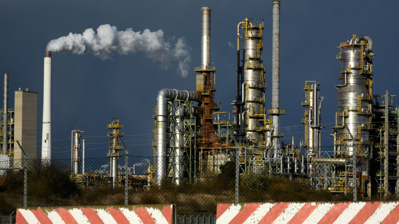 EU bans 75% of Russian Oil Imports After Making Exemptions for Hungary
