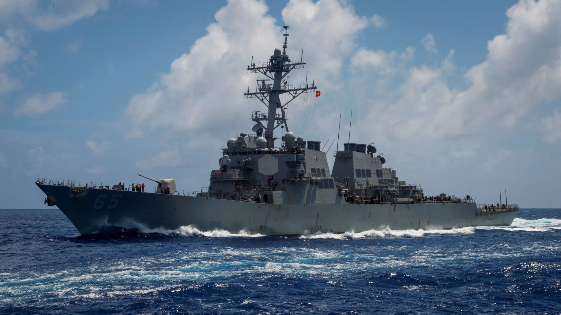 China Expels US Warship Traversing Through South China Sea