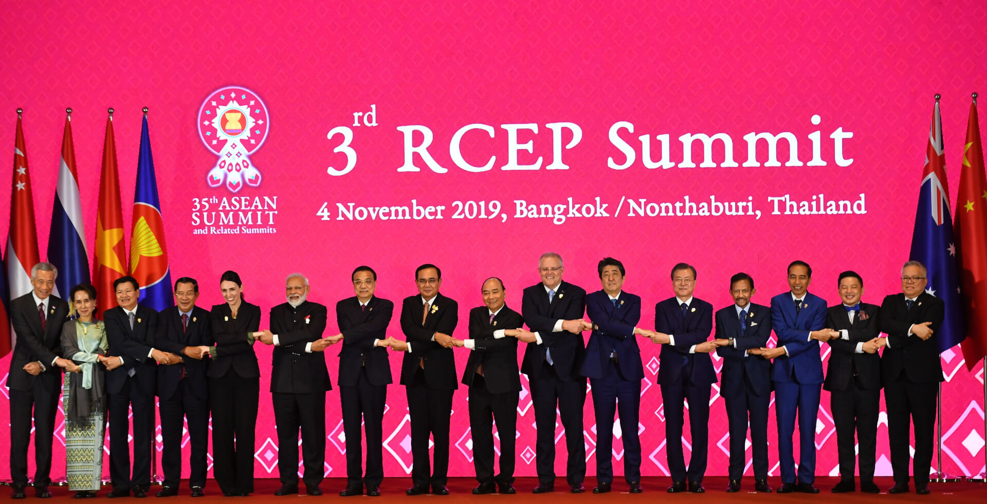 15 Asia-Pacific Countries Sign RCEP Deal to Form World's Largest Trading Bloc