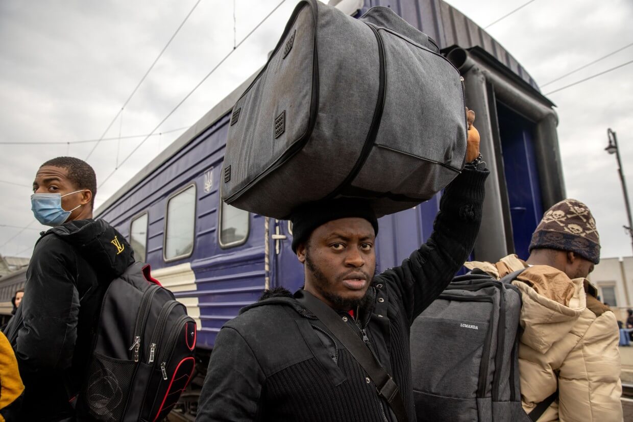 African Union “Disturbed” by Reports of Racial Abuse of Africans Trying to Flee Ukraine