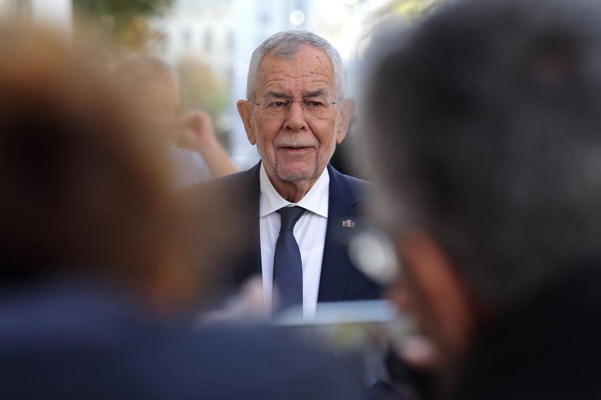 Austrian President Van der Bellen Secures Re-Election With Comfortable First-Round Win