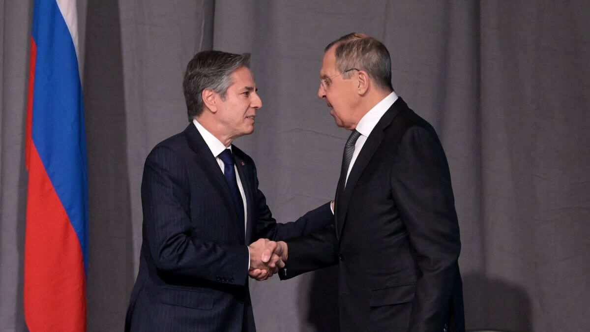 Blinken to Meet Russian FM Lavrov in Geneva to Break Ukraine Deadlock