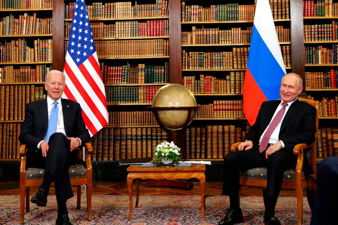 US President Joe Biden (L) and Russian President Vladimir Putin.
